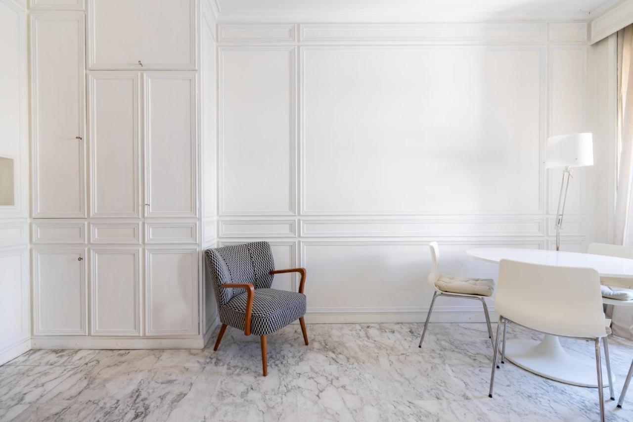 Apartment White In