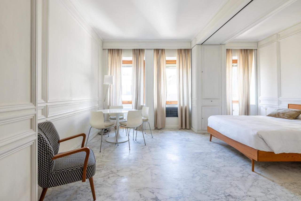 Apartment White In *
