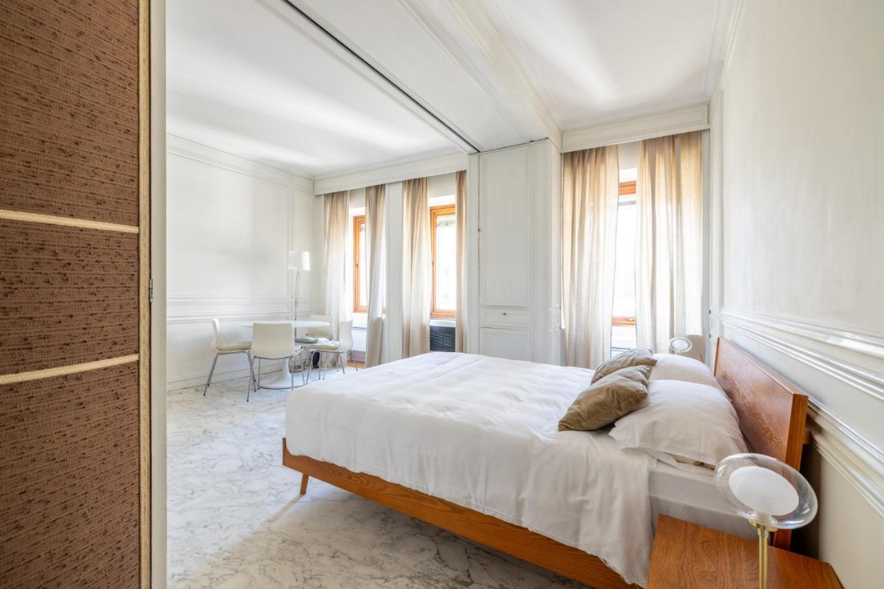 White In Rom